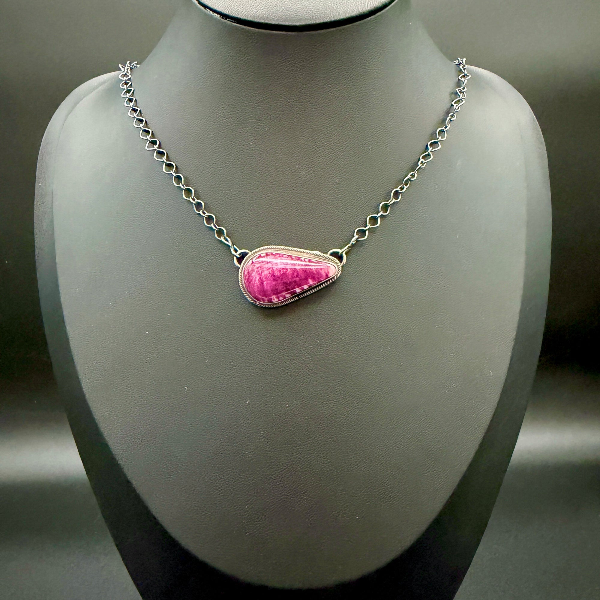 Purple Spiny Oyster Necklace – Sterling Silver
By Sheryl Martinez