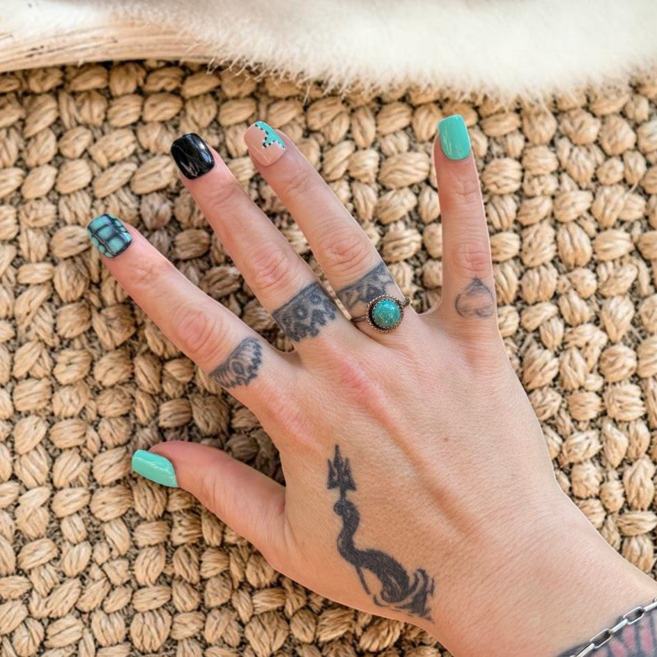 Navajo Handmade Kingman Turquoise Ring - Esther White