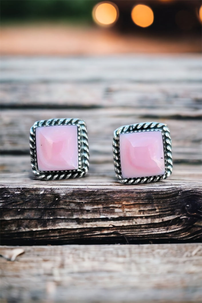 9mm Pink Square Conch Cuties
