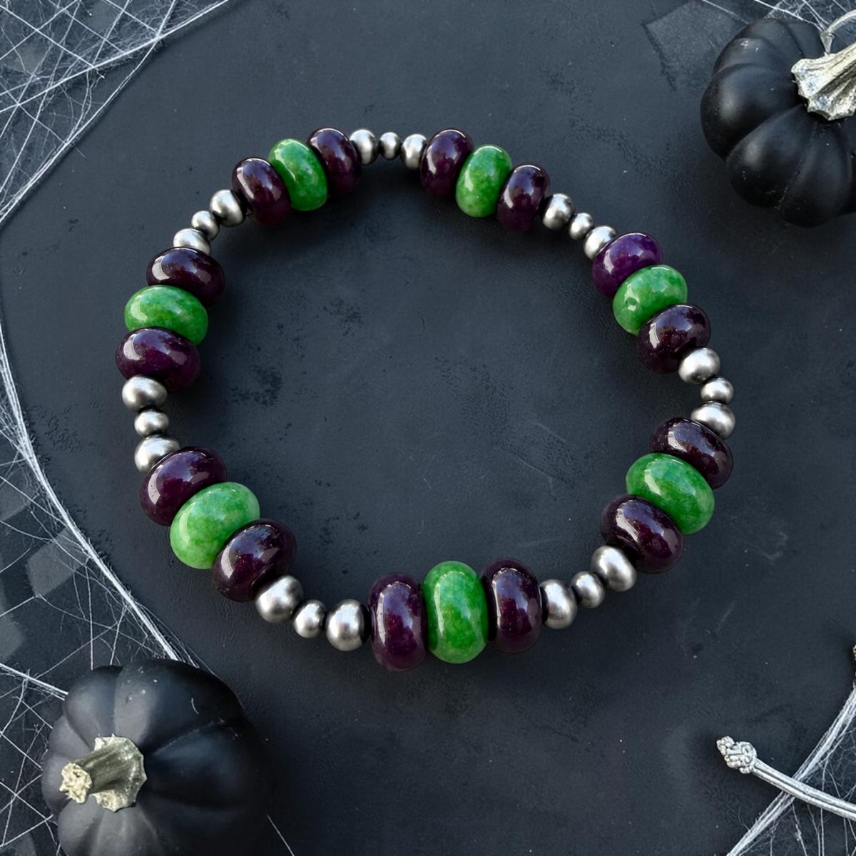 6.25" Chariot & Emerald Jade Stretch Bracelet