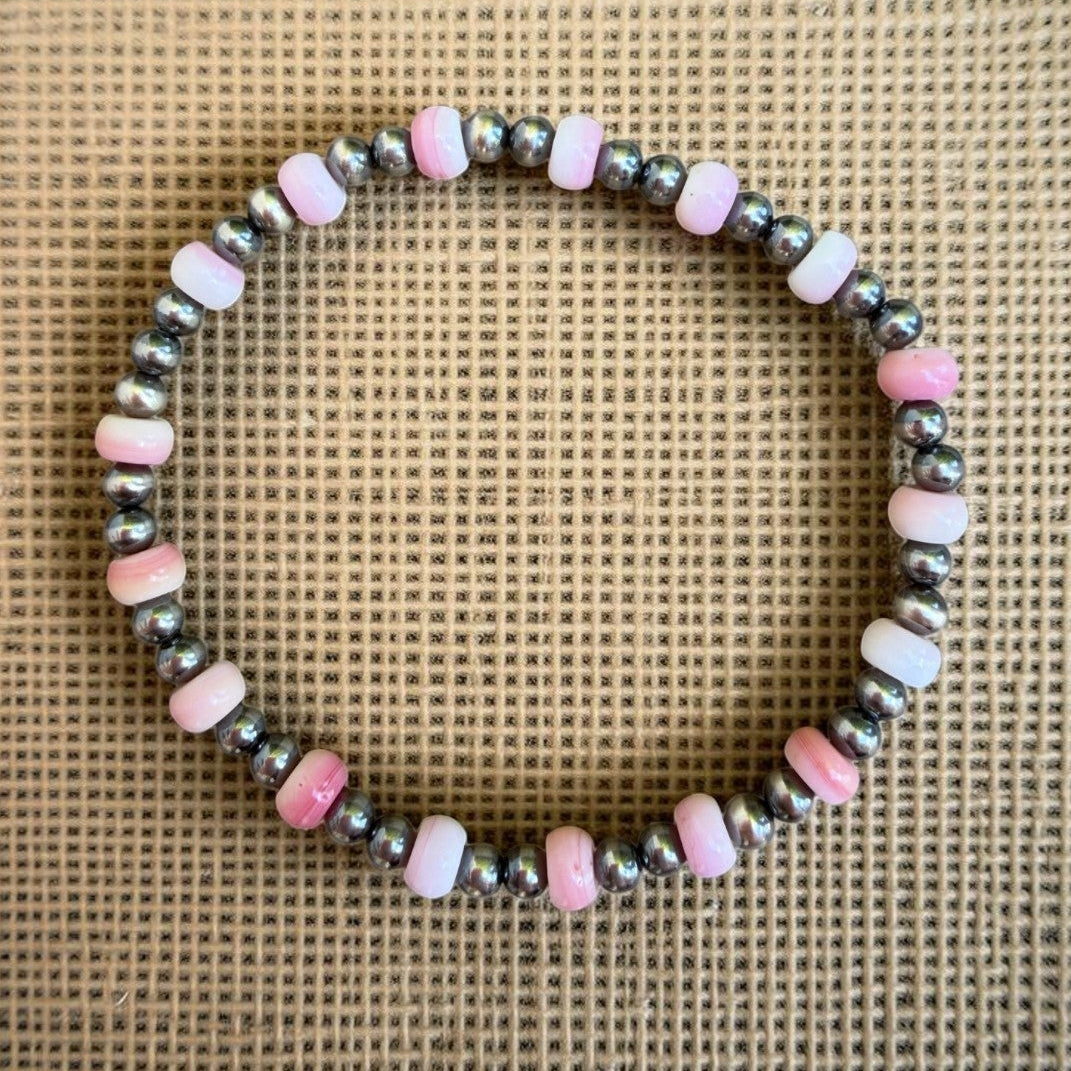 Pink Conch 6mm & 4mm Pearls 6.5" Stretch