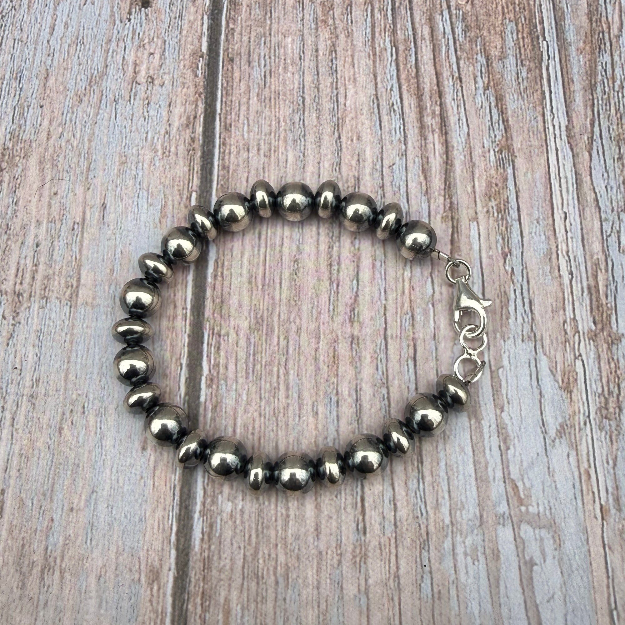 8mm Alternating Round and Saucer Desert pearl Bracelet