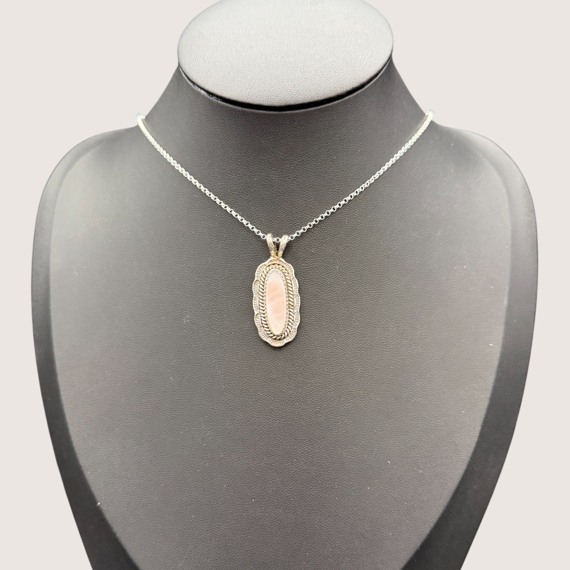 Mother of Pearl Pendant Necklace- 18"