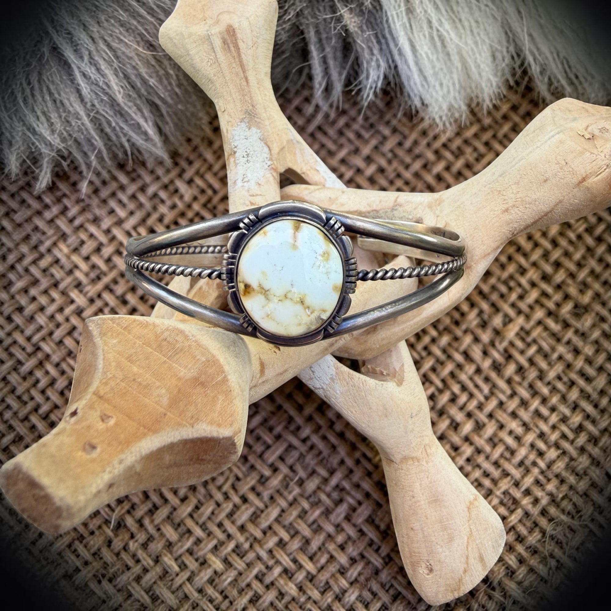 Palomino Cuff- 6 1/2" Native S&S