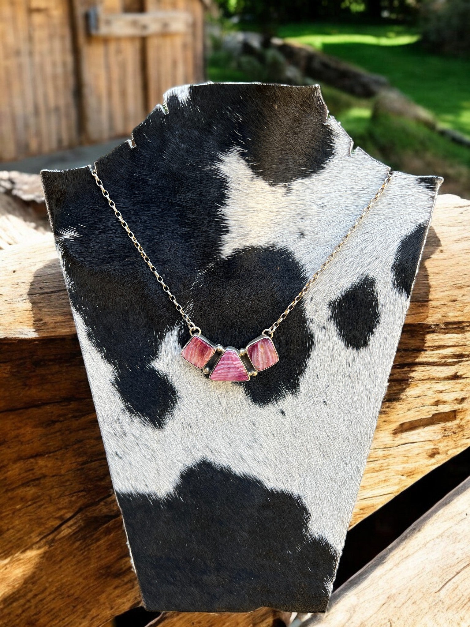 Purple Spiny Oyster 3-Stone Bar Necklace - Reva Goodluck