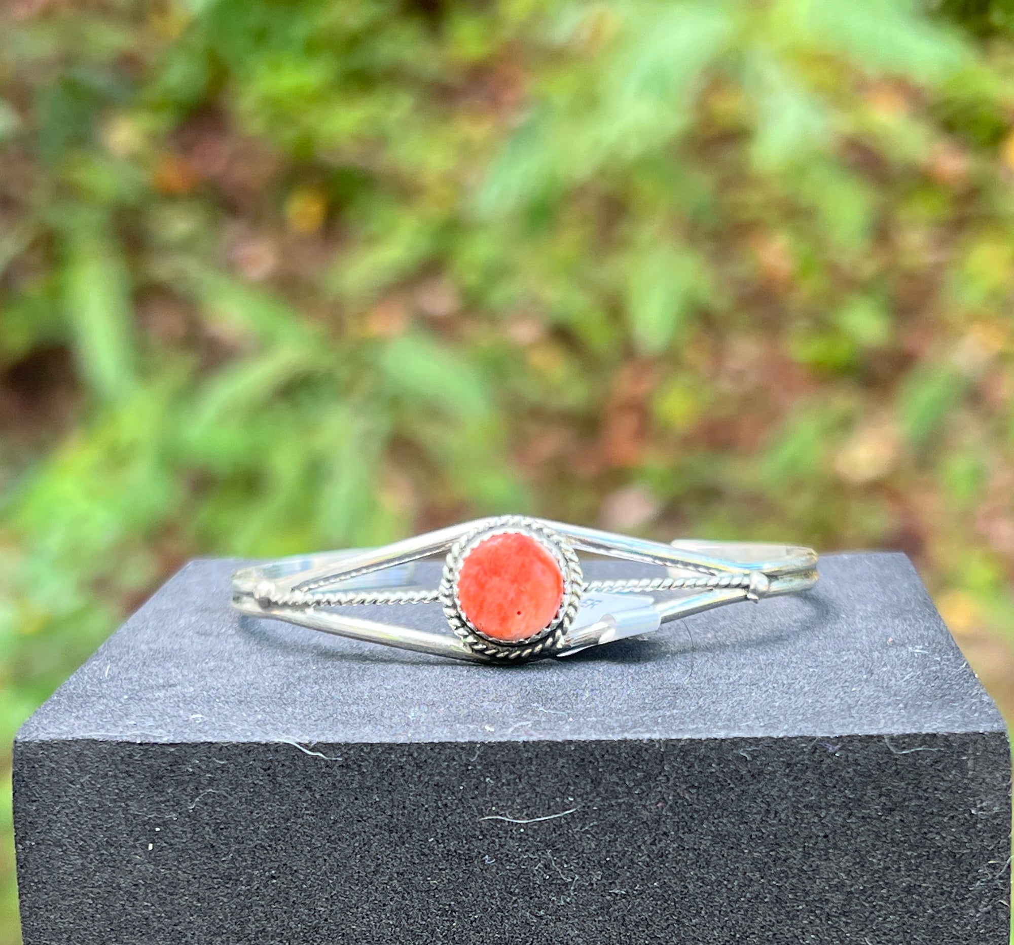 Navajo Handmade Spiny Oyster Bracelet - Esther White
