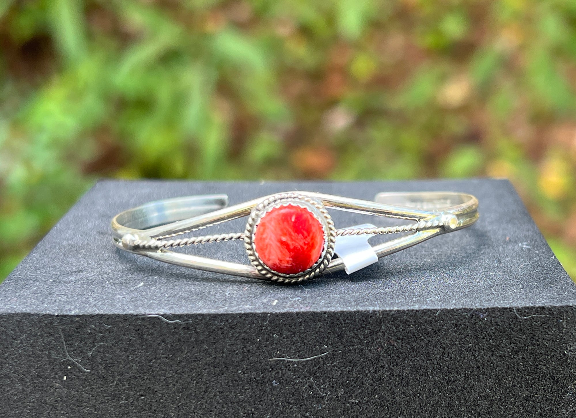 Navajo Handmade Spiny Oyster Bracelet - Esther White